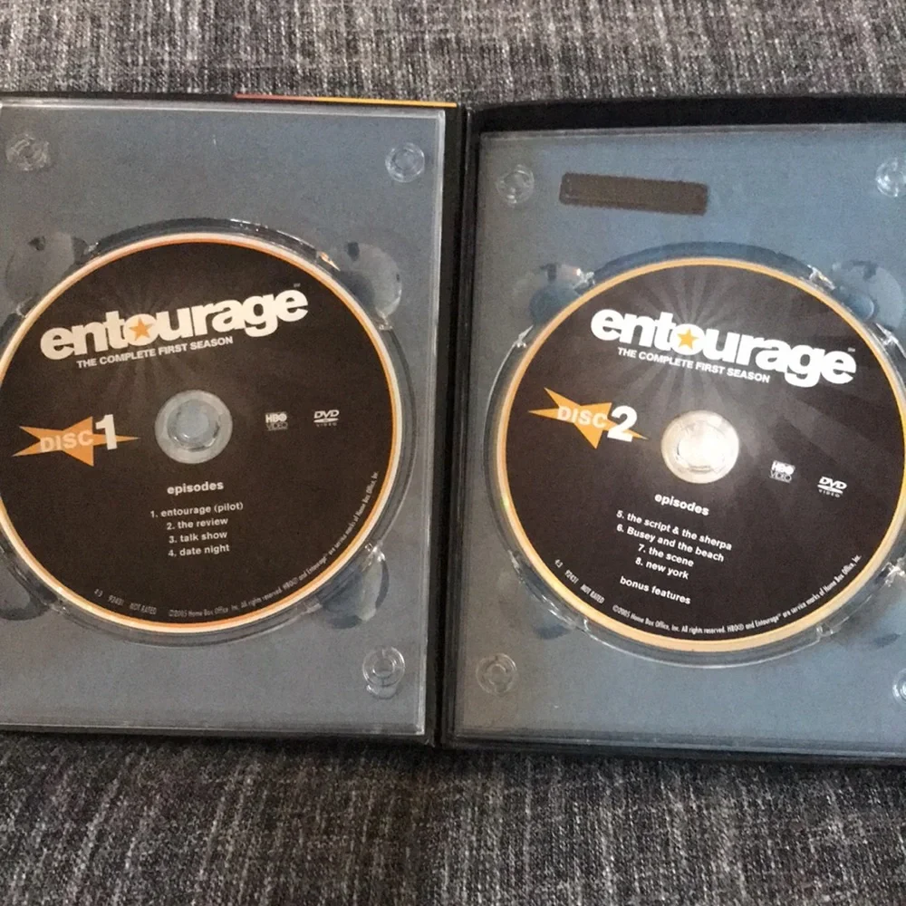 Entourage DVD sets - Picture 2 of 4